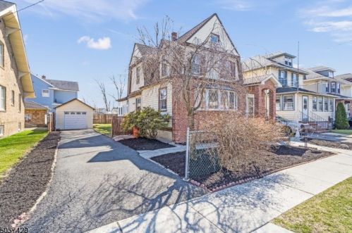166 Grant Ave, Roselle Park, NJ 07204-2027