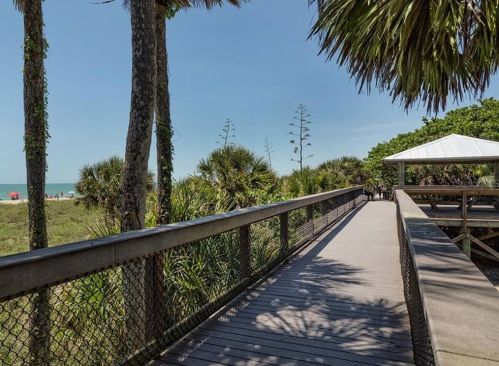 8313 Lightfoot Dr, Nokomis FL  34275-3211 exterior