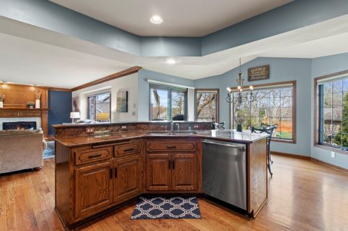 4580 Sommerset Dr, Waukesha WI  53151-6876 exterior