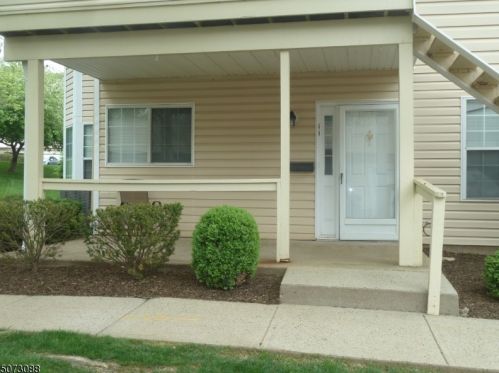 11 Dunbar Ct, Bedminster, NJ 07921-1426