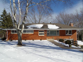 11300 Mulberry Dr, Thiensville, WI 53092-3031