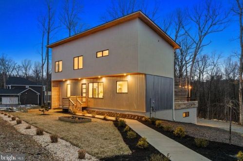 39744 Mount Gilead Rd, Leesburg VA 20175-6712 exterior