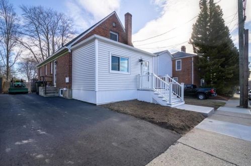 18 Highland Ave, United States Coast Guard Ac, CT 06320-2809