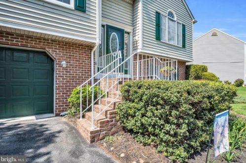 930 Chowning Dr, Hummelstown, PA 17036-8723
