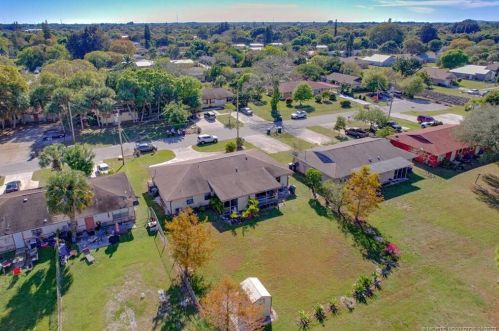 604 Roselyn Ave, Fort Pierce, FL 34982-5959
