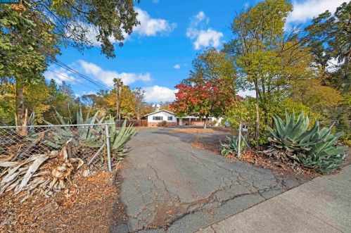 1856 Lynwood Dr, Concord, CA 94519-1147