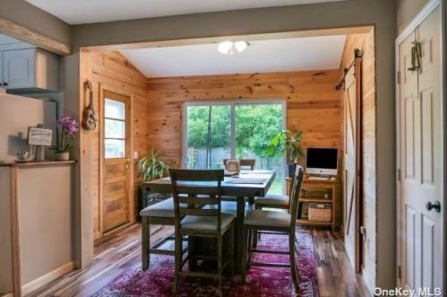 25 Astor Ave, Brookhaven, NY 11719-9760