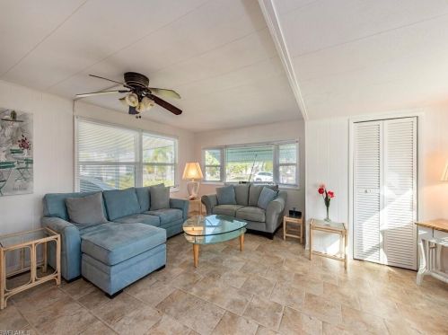 70 San Remo Cir, Naples, FL 34112-9100