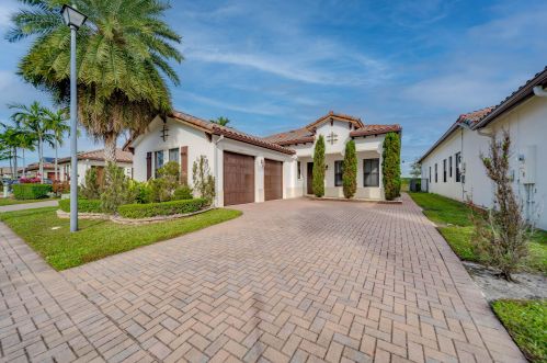 8525 41st St, Hollywood FL  33024-5044 exterior