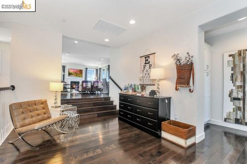 13445 Campus Dr, Oakland CA  94619-3711 exterior