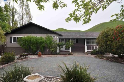 5210 Collier Canyon Rd, Livermore, CA 94551-9127