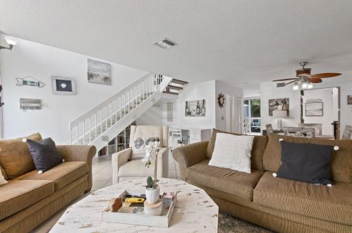 719 Ocean Dunes Cir, Jupiter FL  33477-9119 exterior
