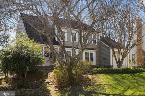 9205 Wyeth Ln, Springfield, VA 22015-2039