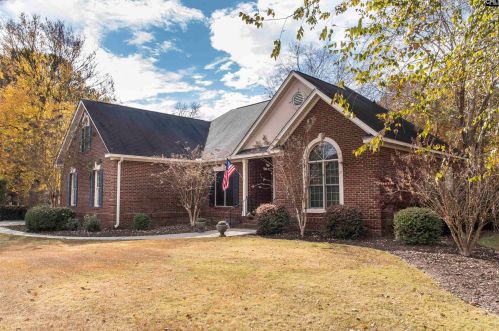 140 Clubhouse Dr, Cayce-West Columbia SC 29172-2584 exterior