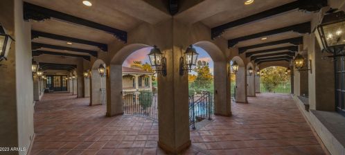 41 Biltmore Est, Phoenix AZ 85016-2819 exterior