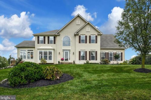 65 Joy Cir, Dale, PA 19504-8742