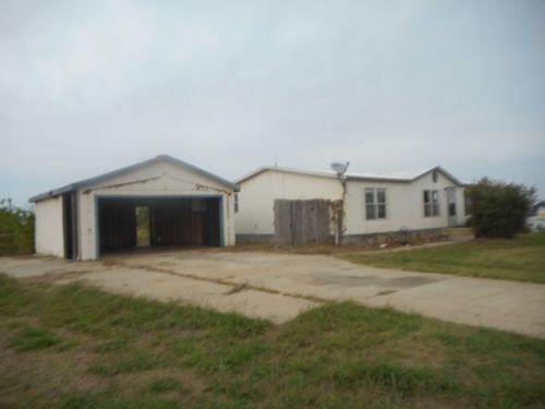 1692 County Road 2277, Quinlan TX  75474-5605 exterior
