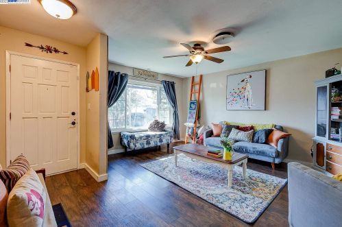 445 Parkwood Dr, Manteca CA  95336-2848 exterior