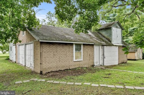 302 Franklin Ave, Beverly NJ  08010-1808 exterior