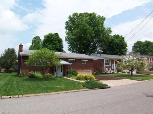 105 36th St, Parkersburg, WV 26105-1631