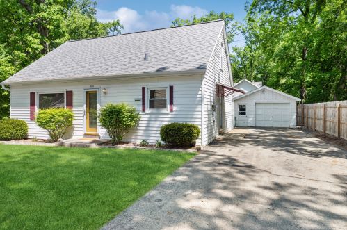 814 Elm St, Twin Lakes, WI 53181-9138