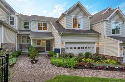 3 Ridgewood Dr, Waterbury, CT 06762