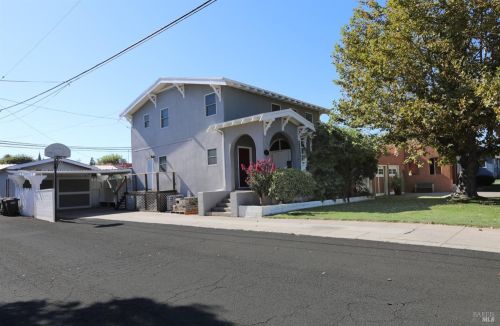 329 Sacramento St, Rio Vista, CA 94571-1742