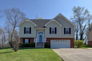 692 Winding Bluff Way, Clarksville, TN 37040-5764