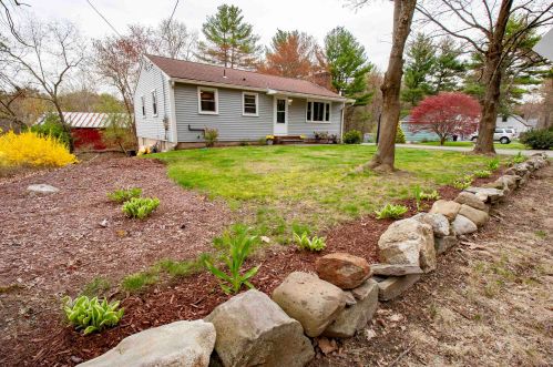 132 Haverhill Rd, Salem NH  03079-1243 exterior
