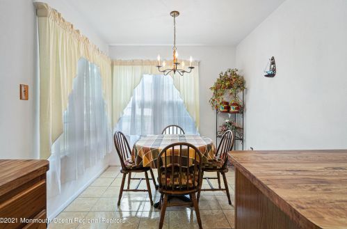 38 Jeanette St, Berkeley Township NJ  08721-3517 exterior