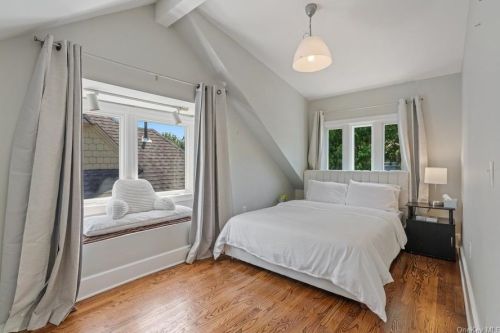 10 Bay View Ter, Newburgh NY  12550-6002 exterior