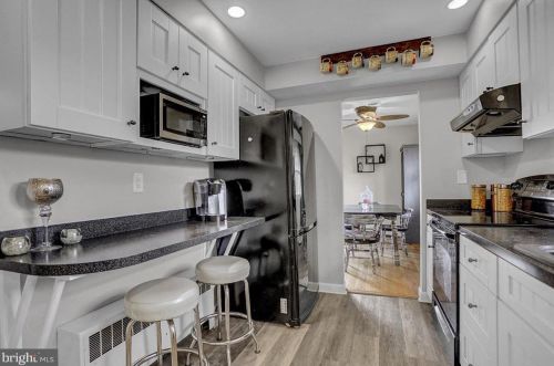 19 Columbia Dr, Camp Hill PA  17011-7636 exterior