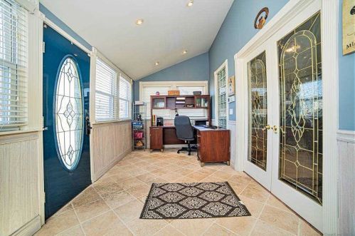 79 Grove St, North Lindenhurst, NY 11757-5721