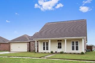 9144 Highland Oaks Ave, Zachary, LA 70791-7463