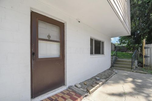 6541 Blacks Rd, Pataskala, OH 43062-8594