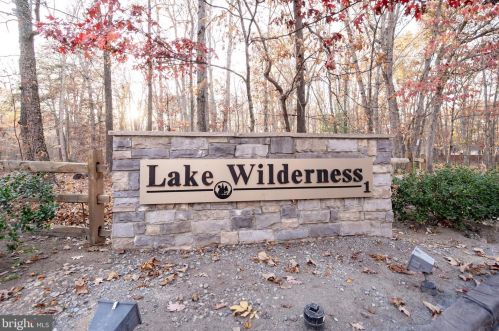 12900 Verrey Ct, Spotsylvania VA  22551-8009 exterior