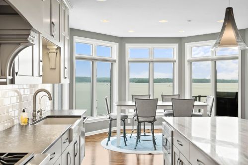 2713 Burries Rd, Chenequa WI  53029-9352 exterior