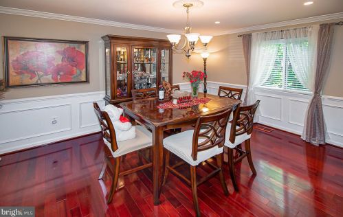 1564 Goldenrain Ct, Herndon VA  20190-4036 exterior