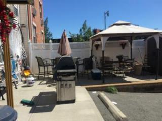 38 Noll St, Brooklyn, NY 11206-4604