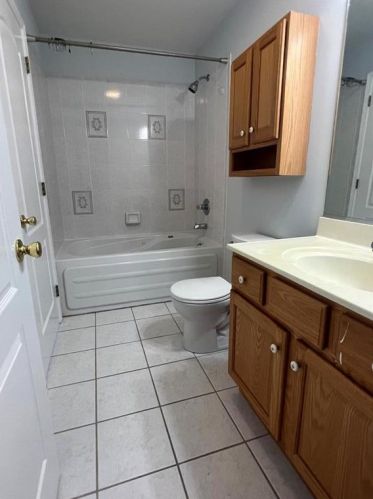 4 Saratoga Ct, Easton PA  18040-1046 exterior