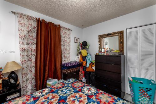 3153 70th Ter, Hialeah FL  33018-5272 exterior