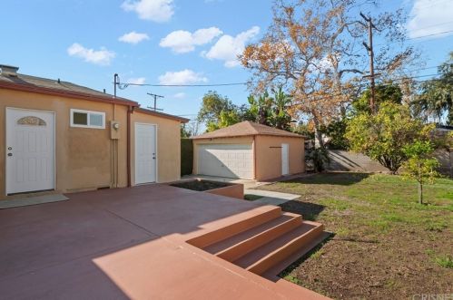 819 Glendale Ave, Glendale CA 91205-3316 exterior