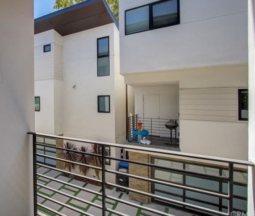 4809 Carpenter Ave, North Hollywood CA  91607-3204 exterior