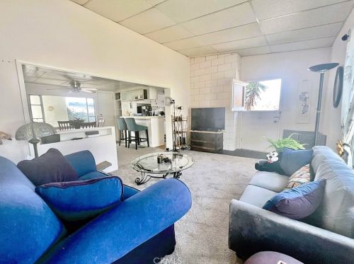56 Saratoga, Newport Beach CA  92660-6148 exterior