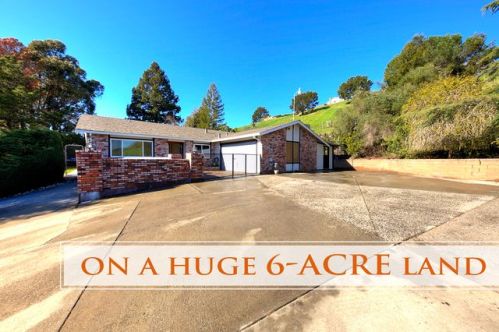 3749 Carol St, Pinole, CA 94564-1147
