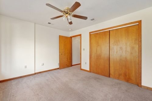 17 Brookside Dr, Mc Donald PA  15057-4401 exterior