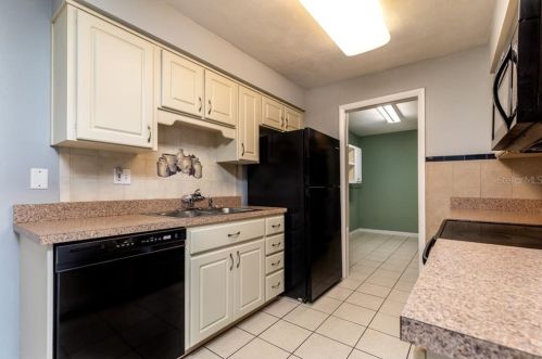 9 Davis St, Beverly Hills FL  34465-3615 exterior