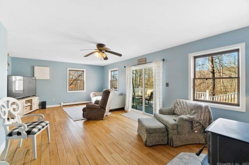 261 Whistle Town Rd, East Lyme CT  06333-1031 exterior