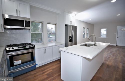 424 Pitman Ave, Trenton NJ  08610-3806 exterior