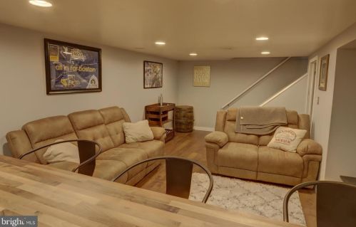 570 Old Orchard Ln, Camp Hill PA  17011-1828 exterior